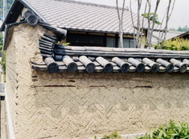 原田氏邸の壁