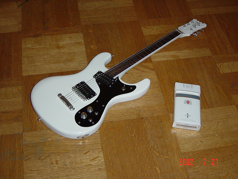 Jenzzz_Model_Mosrite