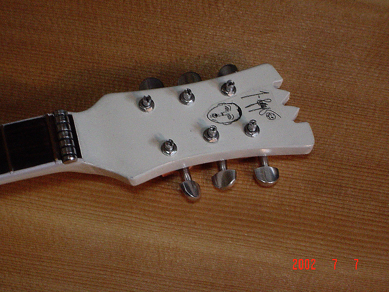 Jenzzz_Model_Mosrite