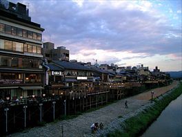 鴨川 四条大橋