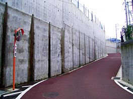 傾斜地の建売住宅