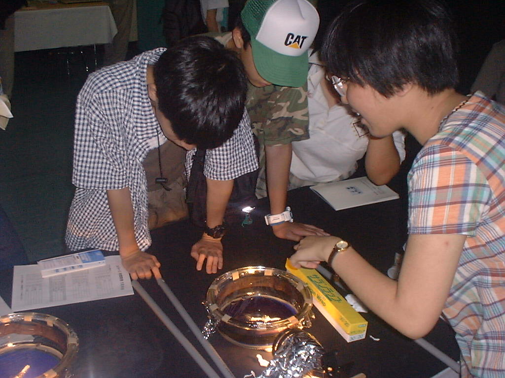 �Ȋw�̍ՓT�̗l�q�i�U�j