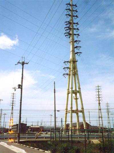 天を指す塔 姫路火力線