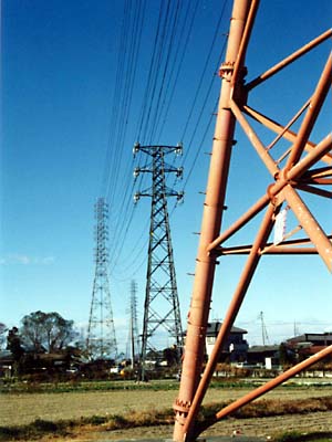 おててつないで