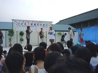 ���Ȃ�x����c�ɌĂ΂�肵�Ă����B