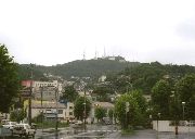 フェリー乗り場付近より測量山