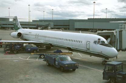 MD-83 N880RA