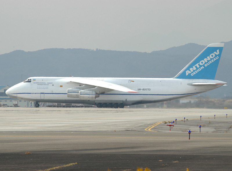 Agmt݌v Antonov Design Bureau An-124-100 UR-82073