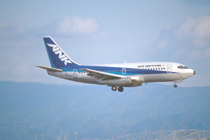 B737-281Adv. JA8454