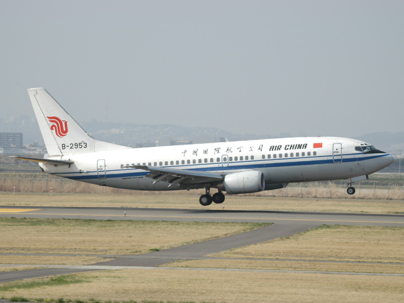 B737-3J6 B-2953