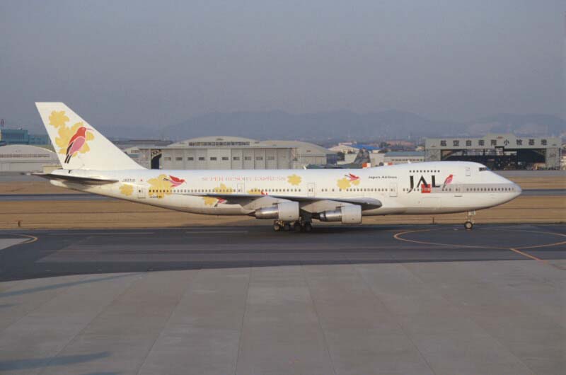 B747-146 JA8116