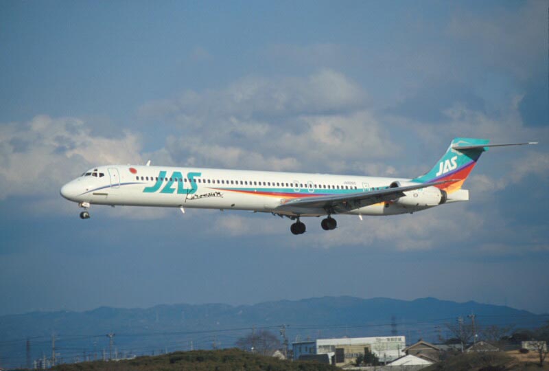 日本エアシステム MD-90