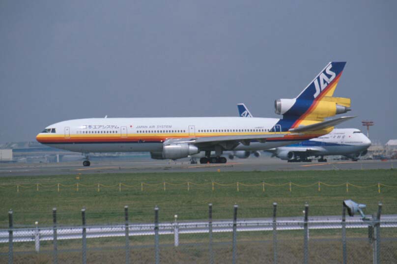 DC-10-30 JA8551