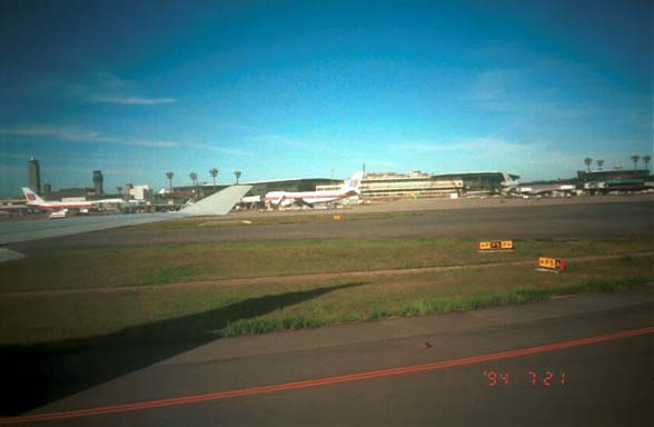 Taxi to Runway16