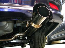 車輌右側のN1エボ外観