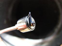 こんな異物が！本当に検査しているのか？