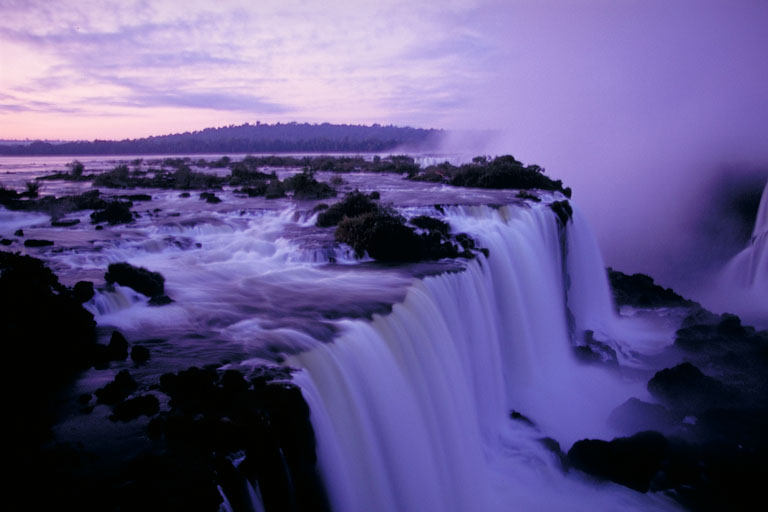 COAX̑ Iguazu Falls