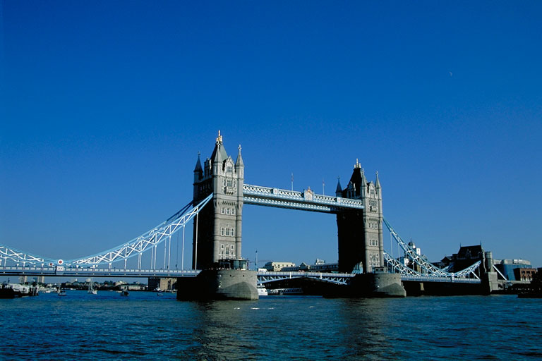 ^[EubWihj Tower Bridge