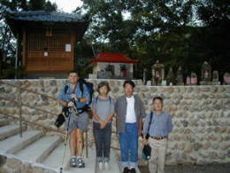鮎川王子跡・清姫の墓