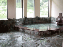 岩の湯 湯船