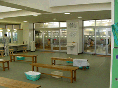 函館市営谷地頭温泉 脱衣場