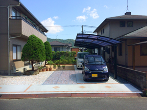 車庫はゆったりと3台分。最大で4台は停められる仕様となっております。