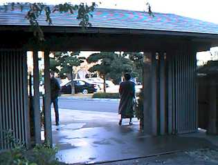 entrance.jpg (12531)