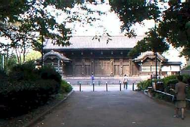 gate.jpg (37092 バイト)