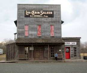 saloon.jpg (8838 バイト)