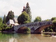 {qj Lake Bohinj