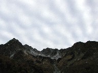 k䍂x̗ŐƉ_ Kita-Hotaka's Ridge and Clouds