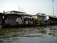 Ɖ House on the River