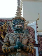  Statue