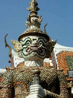  Statue