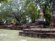 bgE[`ui Wat Ratchaburana