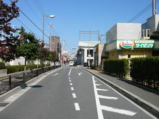 岡町駅からの曲がり角