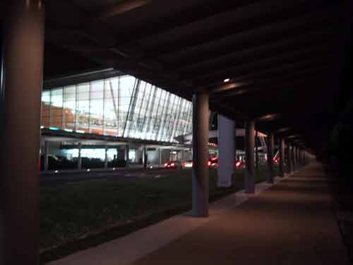 夜間の旭川空港