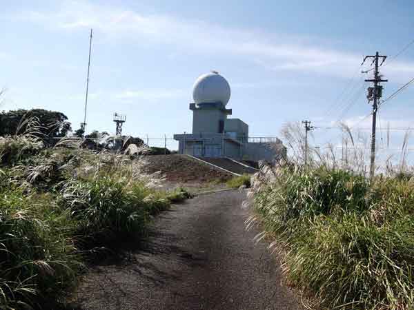 室戸岬観測所入り口から