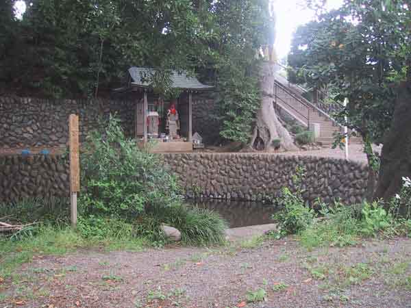 子安神社の湧水