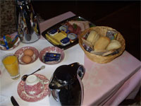 �z�e���̒��H