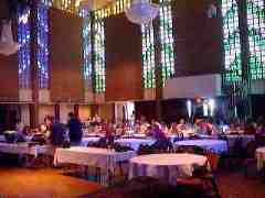 main_hall.jpg (10466 バイト)