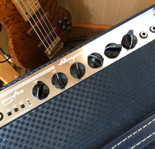 Gustavのお道具-AMPEG Diamond Blue Model B100R Rocket Bass