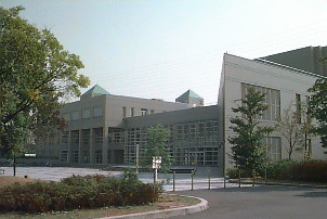 ���{����w�������Z���^�[�S�i