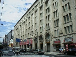 �������j����