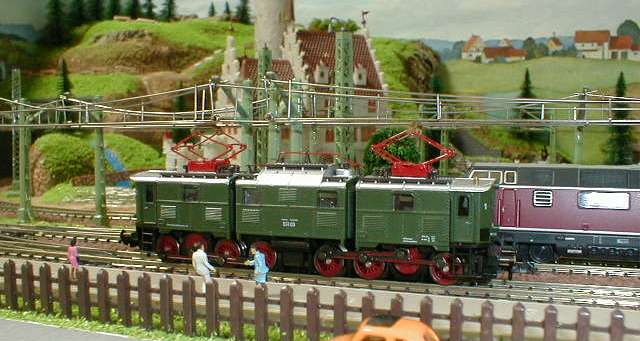 ARNOLD #2437 DB（旧西ドイツ国鉄） BR116型 電気機関車