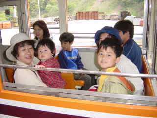トロッコ電車に乗って