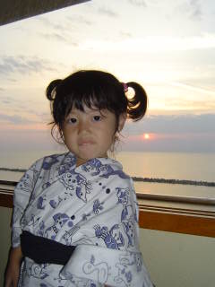 日本海の夕日と知穂