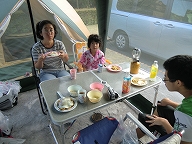 パエリアで朝食