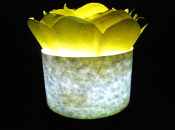 和紙の花のライト