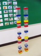 上に立てた様子